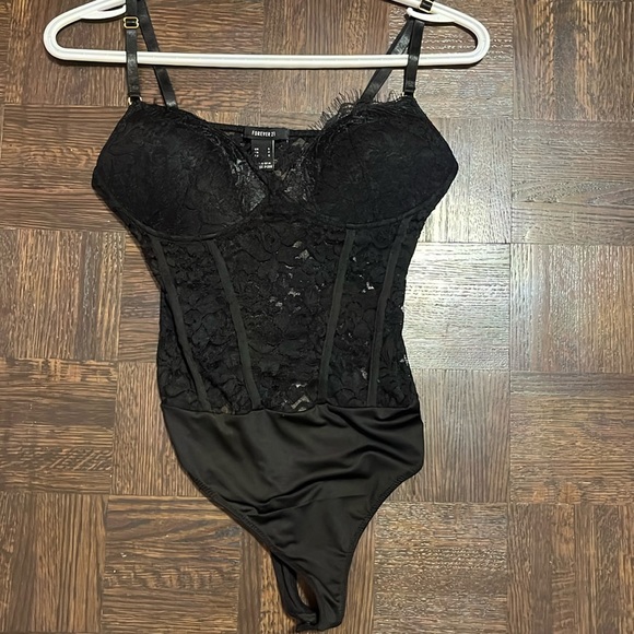 Black lace bodysuit - Picture 1 of 4